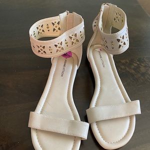Adrienne Vittadini Cream colored Sandels